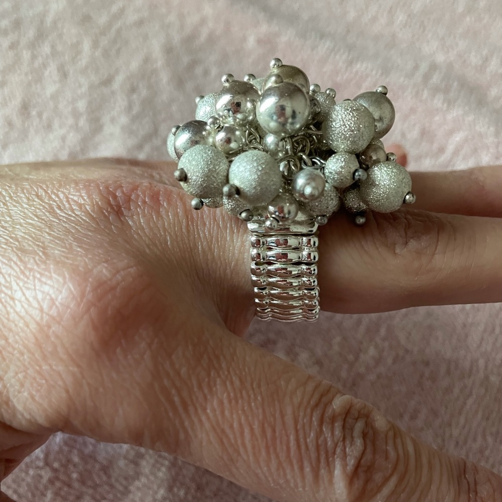 Fun Bauble Ring - Picture 3 of 3